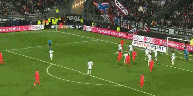 11月22日，在2025华润饮料中超联赛第30轮...（2025赛季华润饮料中超第30轮于11月22日开战）