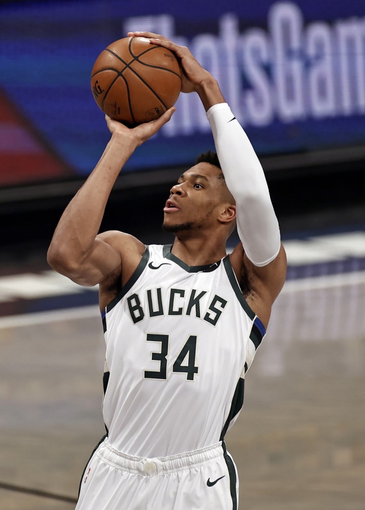 被阿森纳攻破球门，拜仁本赛季欧冠首次落后（阿森纳打破僵局，拜仁本季欧冠首遭落后）