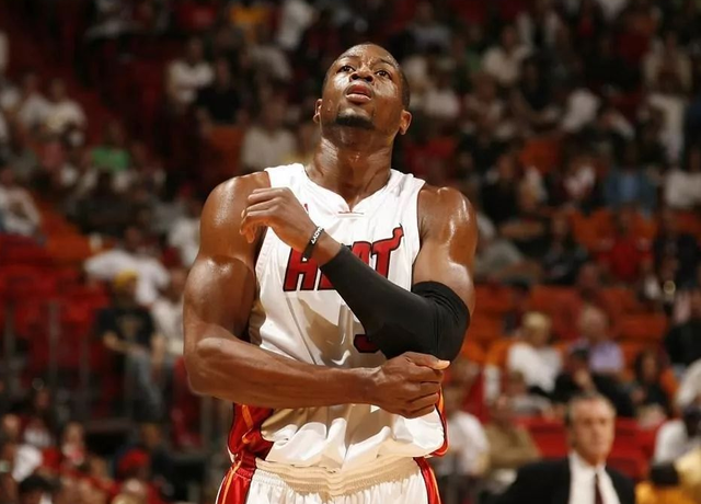 子弹对阵跳伞蚁首发公布：哈里森、普拉瑟领衔（子弹战跳伞蚁首发阵容出炉：哈里森、普拉瑟坐镇）