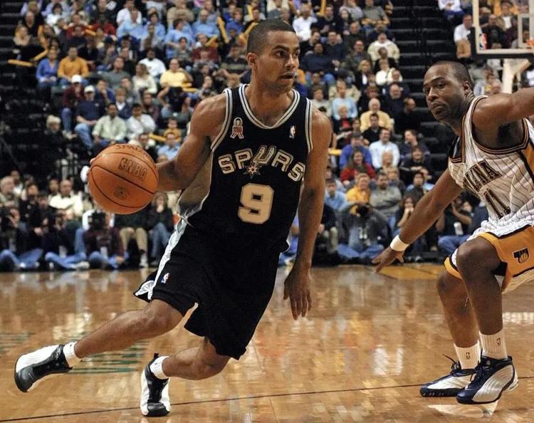 落下风，巴萨9次客场对阵比利时球队输5场（客场不利，巴萨对比利时球队9战5负）