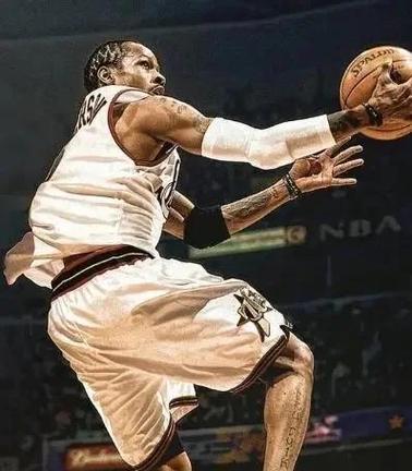 对手主帅：我想选梅西是第一人！只要他没退役就是最强的！（对手主帅：梅西是我心中的第一人，只要未退役他就是最强！）