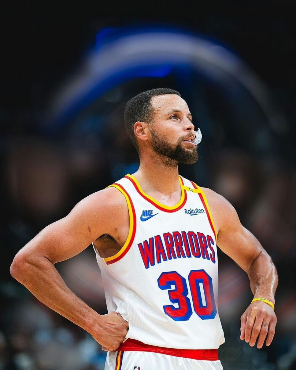 阿斯：拜仁加紧与于帕梅卡诺续约谈判，皇马考虑科纳特为备选（阿斯报：拜仁加速推动于帕梅卡诺续约，皇马将科纳特视为备选方案）