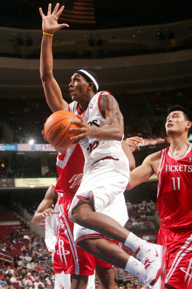 卫报：巴萨将凯恩视为取代莱万的首选目标，很可能激活违约金（卫报：巴萨将凯恩列为莱万接班首选，或启动解约金条款）