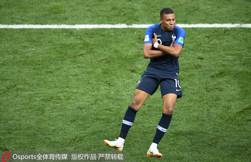 官方：意大利裁判马萨将执法欧冠第6轮巴萨vs法兰克福（官方宣布：意大利裁判马萨被指派执法欧冠第6轮巴萨对阵法兰克福）