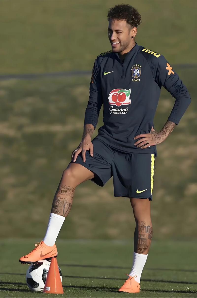 苏超南京主帅：业余球员比赛有6万多人观战，在西班牙见不到（苏超南京主帅：业余球赛观众逾6万，在西班牙罕见）