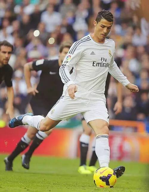 英媒：瘦身进行时！曼城将削减3500万英镑工资支出（英媒称曼城启动瘦身计划：薪资支出将压缩3500万英镑）