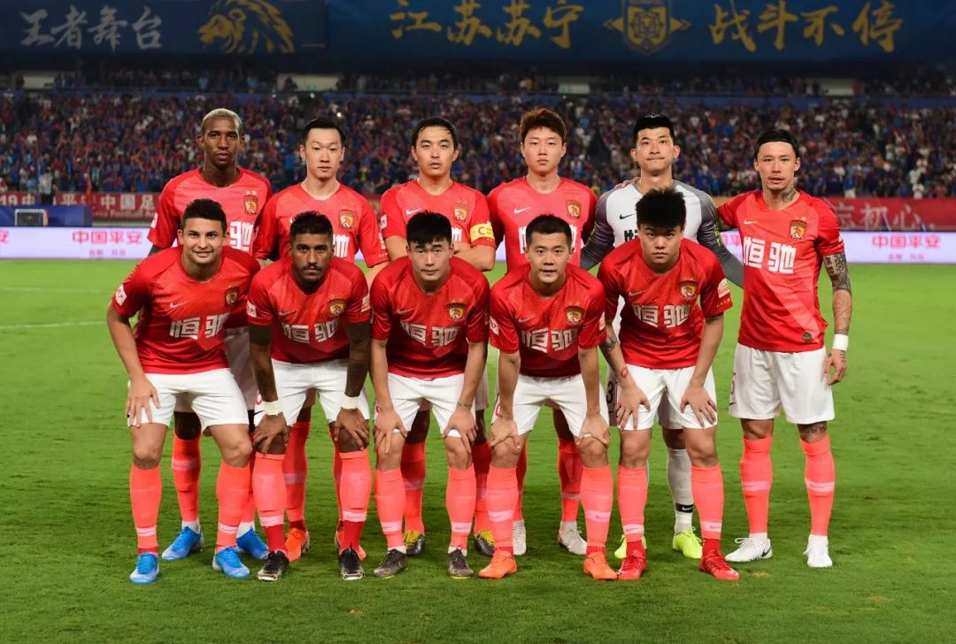 意甲真是欧洲球星的养老胜地。罗哥吃亏就吃亏在去的...（意甲俨然成了欧洲球星的晚年驿站，罗哥吃亏就输在这一步）