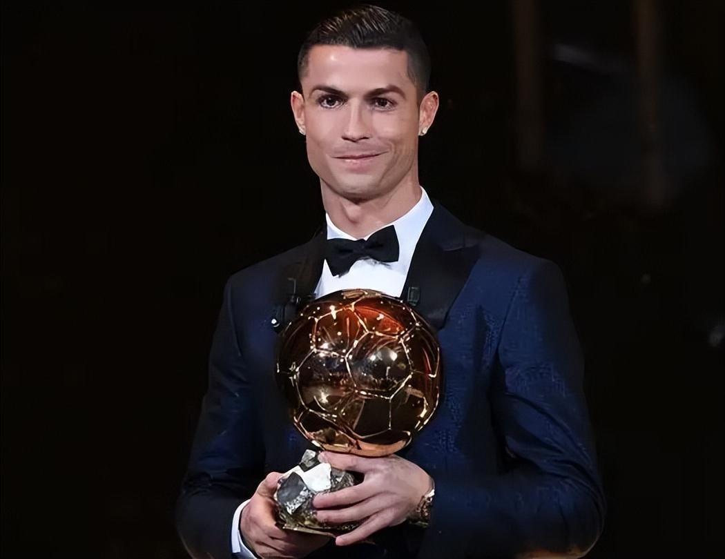 巴黎人报：普拉蒂尼起诉FIFA前高层，指控其发表对自己的指责（巴黎人报：普拉蒂尼起诉前FIFA高层，称其曾公开指责自己）