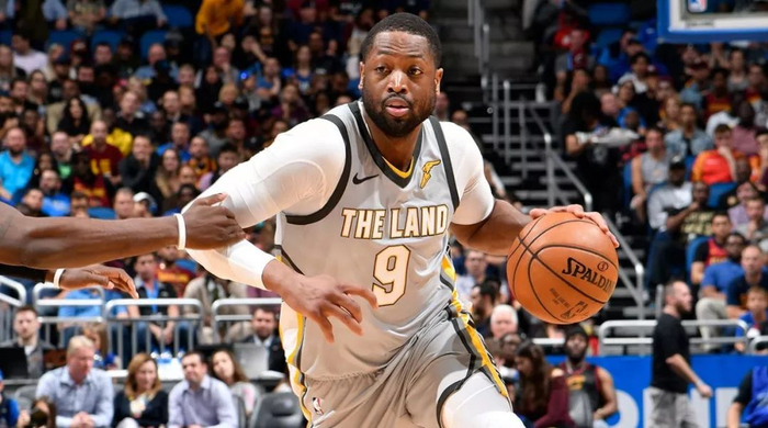 斯基拉：尤文正在研究冬窗签中卫，但补强中场依然是主要目标（斯基拉：尤文冬窗评估引进中卫，中场补强仍为首要任务）